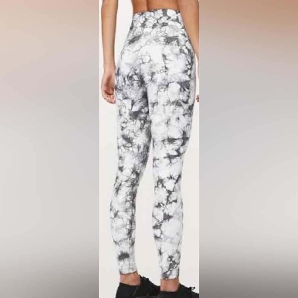 Lululemon Wunder Under High-Rise Tight - Sz 6 - Picture 2 of 5